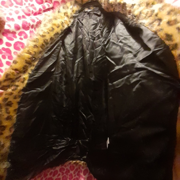 Y2K Betsey Johnson Fuzzy Leopard Coat - Picture 7 of 7